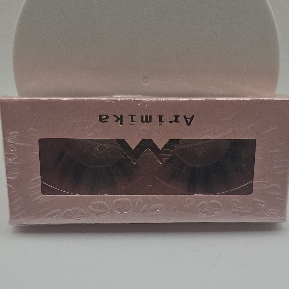 Arimika Premium False Eyelashes | Glam Volume Style